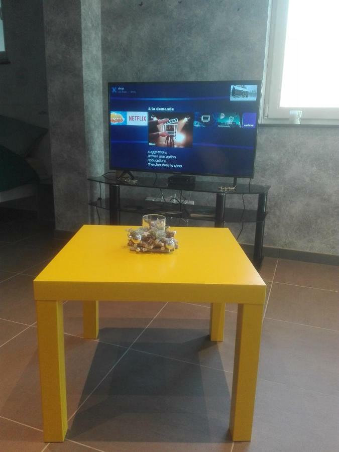 Studio Gite Eul Cat Huant Dergneau Bagian luar foto